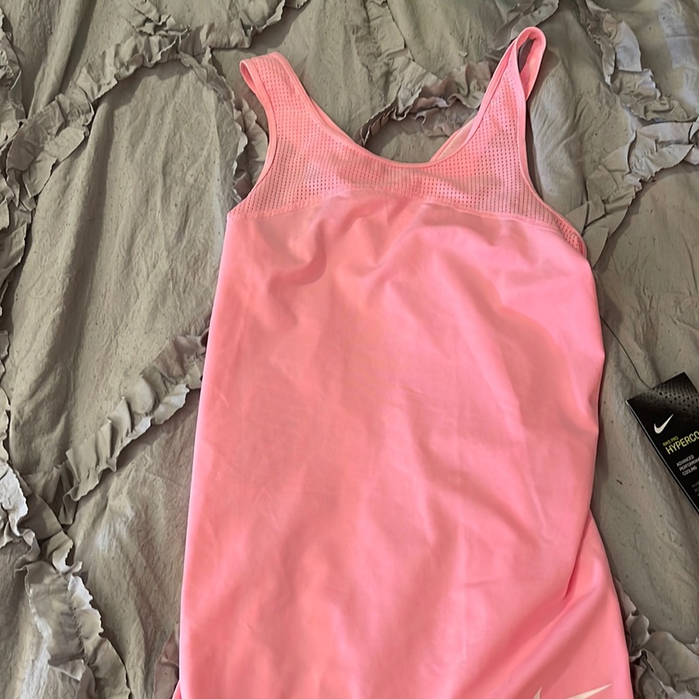 Womens Nike Size Small Pink Workout TankTop New With Tags